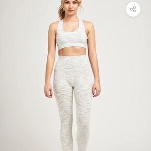 Flexx Fit leggings in white.